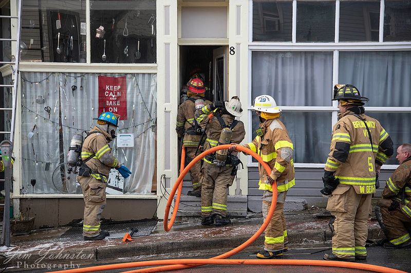 File:Fire Department 2019, Company -5 responding to a fire on West Potomac Street, January 3, 2019 (05).jpg