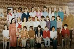 Elementary School 6th Grad Class 1970-71.jpg