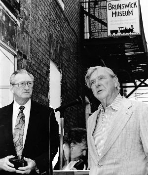 Ed Gladstone and Russell Baker at Museum dedication 2004.jpg