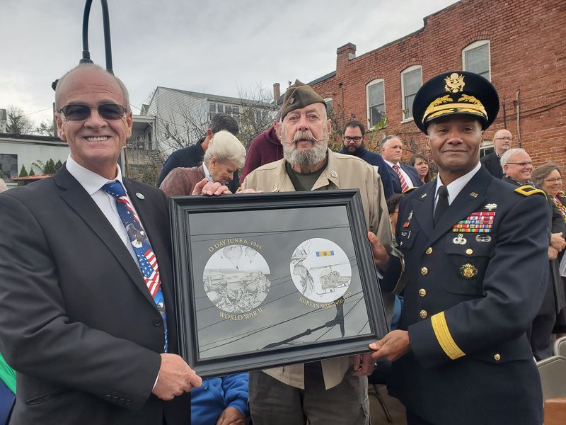 File:Veterans Day Parade, November 10, 2019, Mayor Snoots, Buck Mosier and BGEN Michael J. Tallley.jpg