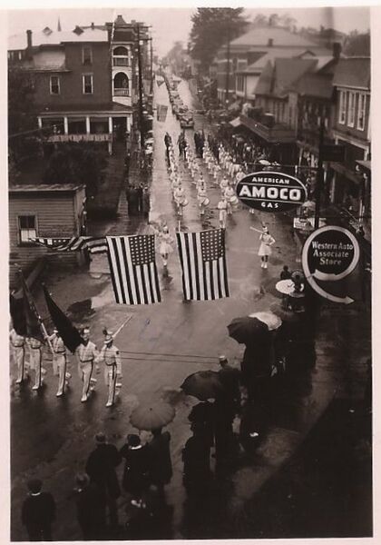 File:Veterans Day Parade Procession 1940 E. Potomac.jpg