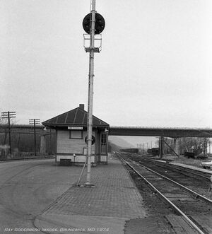 Eastbound Station (looking west) c1974 from Ray Soderberg.jpg