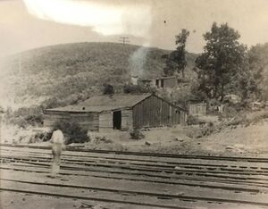 Railroad scene from the early 20th century.jpg