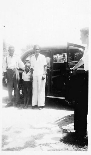 Bub and Helen Twyman circa 1945.jpg