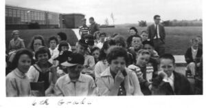 Students - Elementary School 6th grade photo.jpg