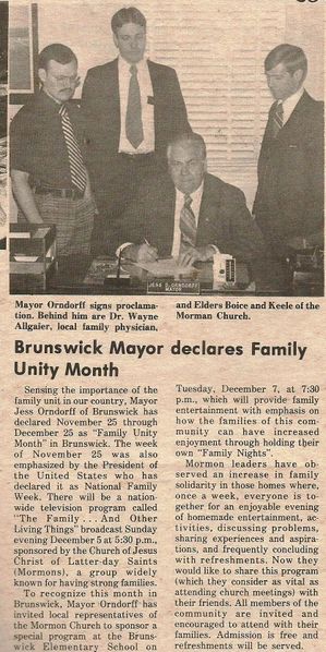 File:Mayor Jess Orndorff, Wayne Allgaier, The Brunswick Citizen, Vol 3, No 46, November 18, 1976.jpg