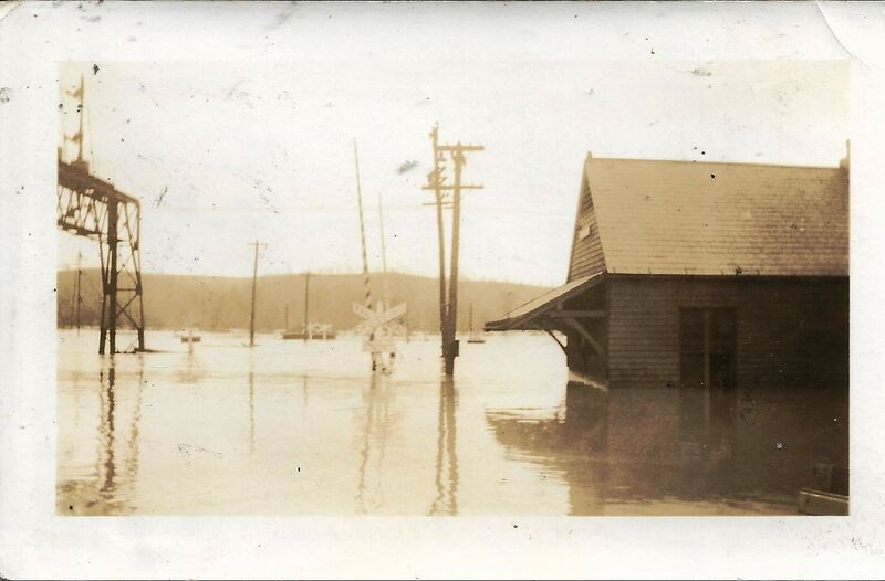 File:Flood of 1936 Train Station.jpg